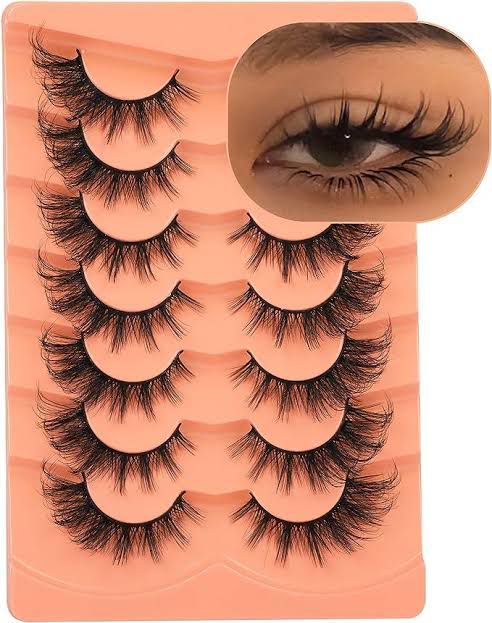 Cat eye lashes