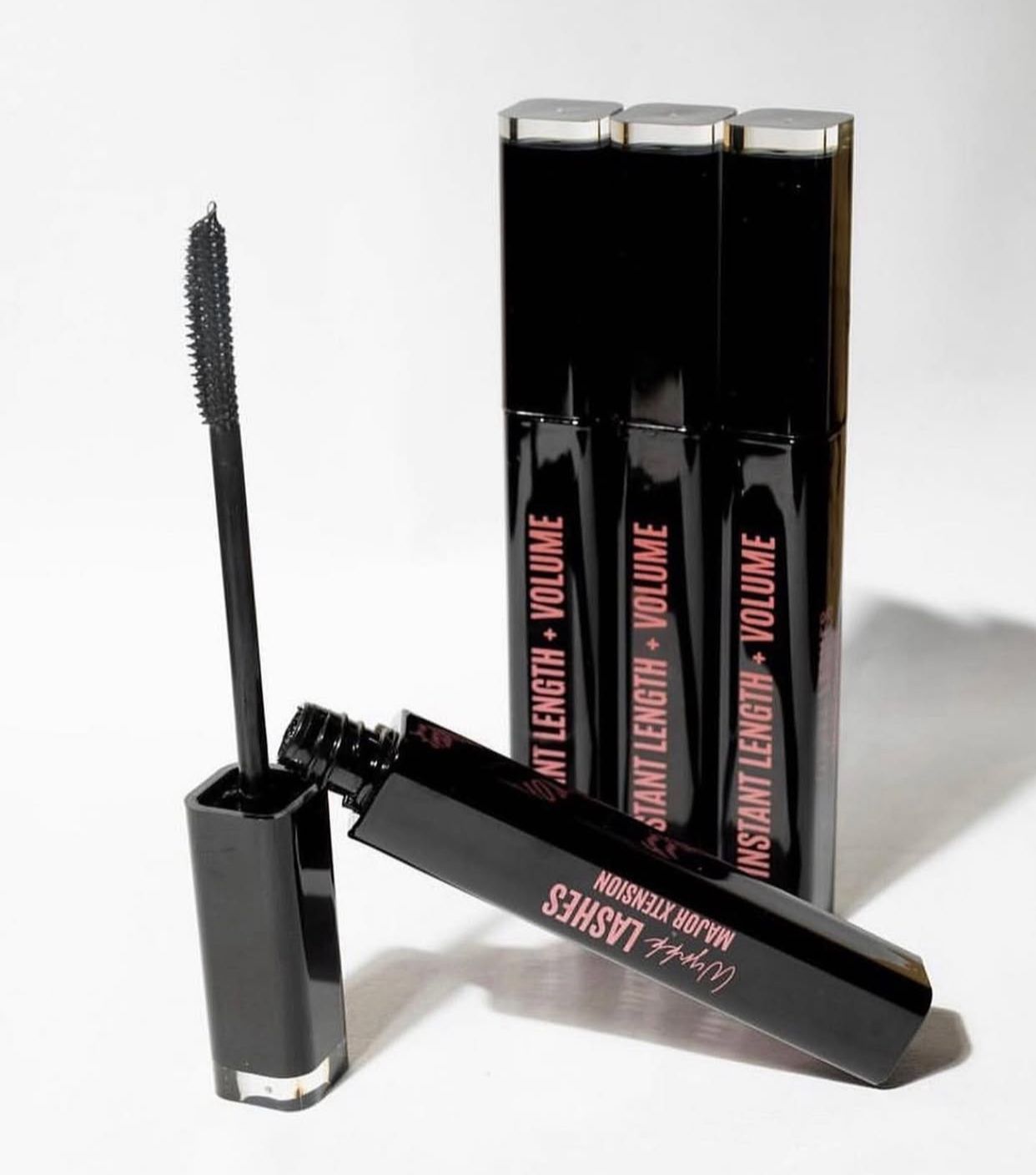 Wynnk beauty Major Xtension Mascara