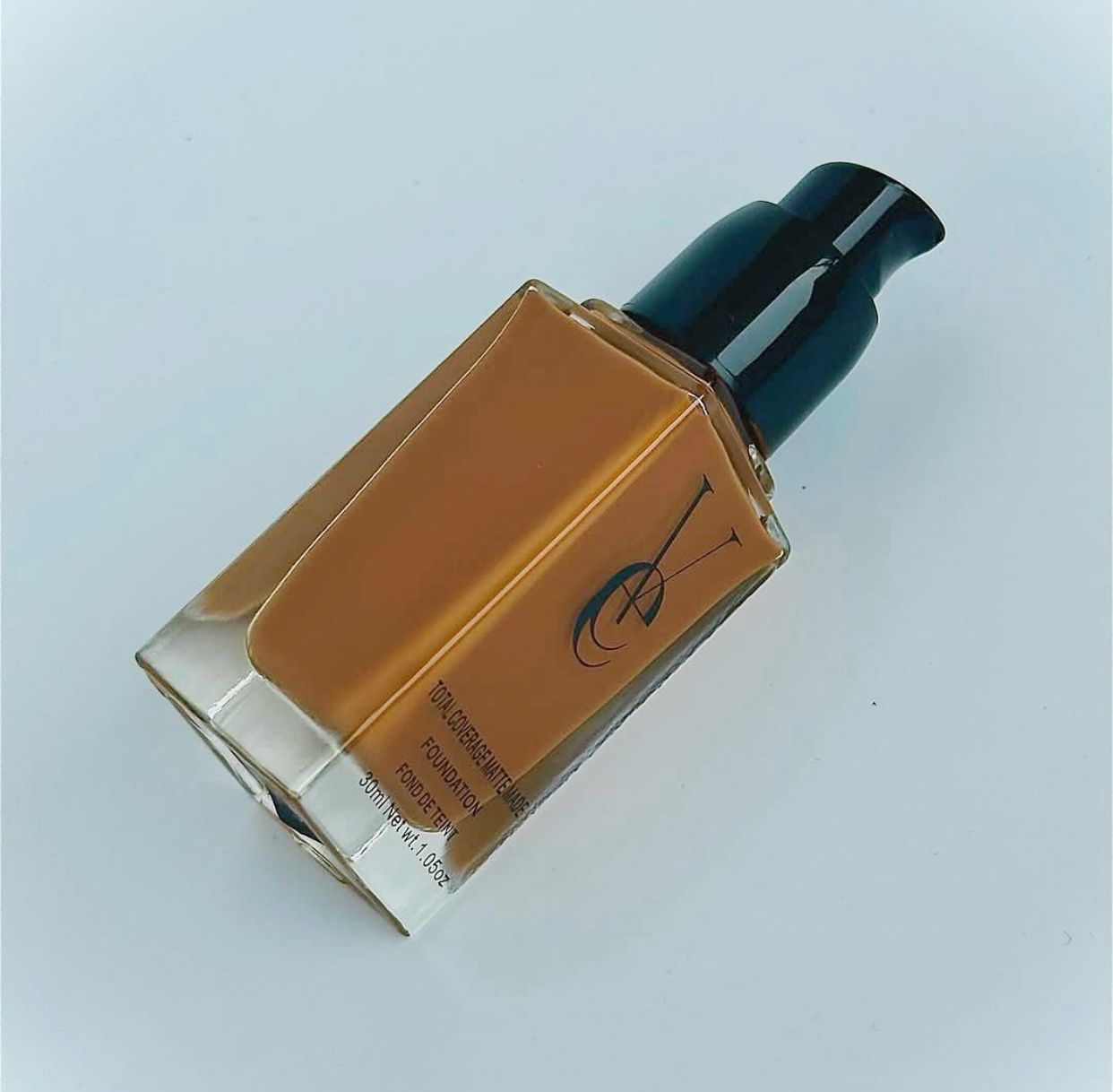 Vee beauty total coverage foundation ( FOOD ANGEL )
